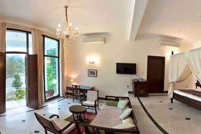 Neemrana Fort Palace